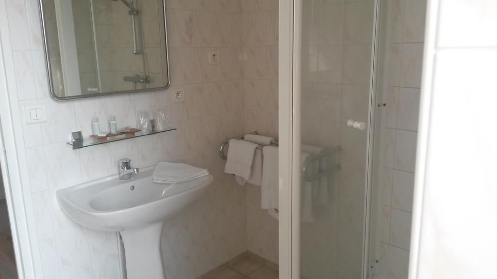 Hotel De L'Agriculture Десіз Номер фото