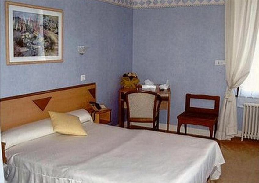 Hotel De L'Agriculture Десіз Номер фото